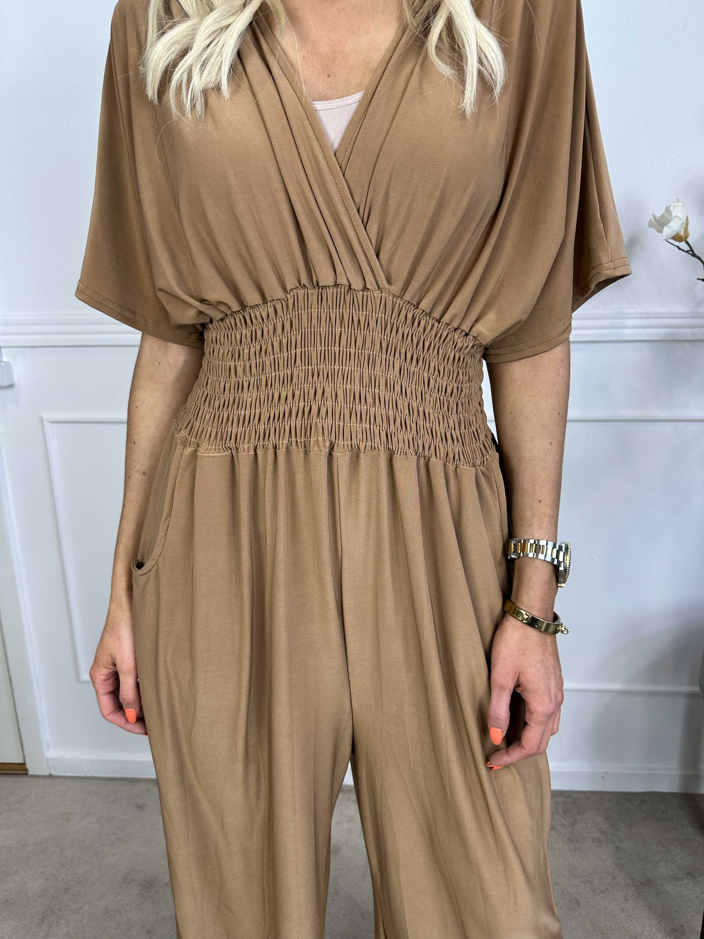 Pams Plain Jumpsuit - Elastisk ensfarvet buksedragt